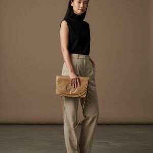 Vintage Susan Gail Minimalist Luxe Genuine Leather Cutch Shoulder Bag Tan Clasp